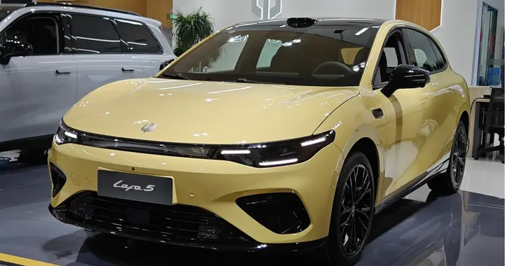 尝鲜试驾零跑Lafa5，谈谈我对这台零跑小钢炮的感受