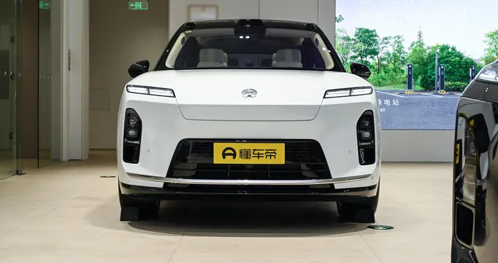 蔚来ES8：新车主：换车后，终于体会到"体面感"！