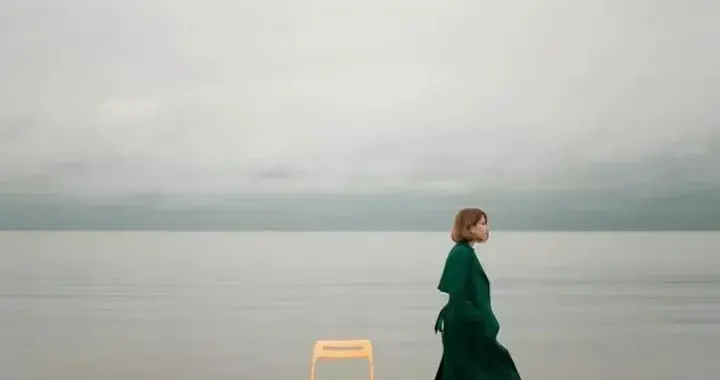 如果可以，请别太懂事，试着做自己