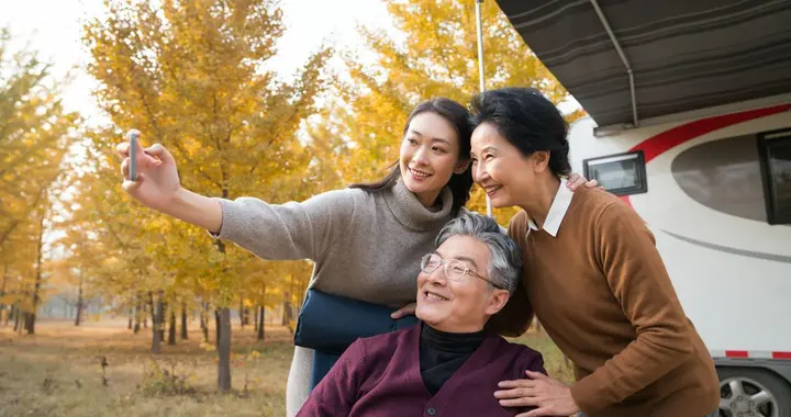 退休后，我接父母来养老，父母：没钱在城里养老，不是享受是折磨