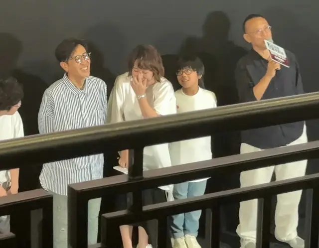 姜文电影首映礼，马丽抢何赛飞C位，辛芷蕾一个动作被赞高情商