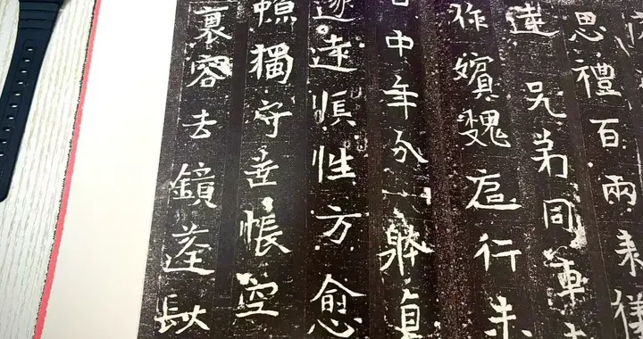 75岁的王石不是“杀回房地产”，他是去换了一张桌子