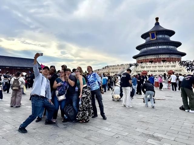 五一各地旅游收入排名，河南371亿第二，北京没进前五，第一是谁