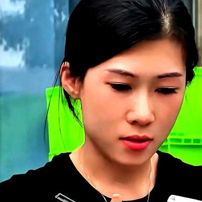 彩虹吃瓜娱乐：莫氏鸡煲公主火了，有人夸她