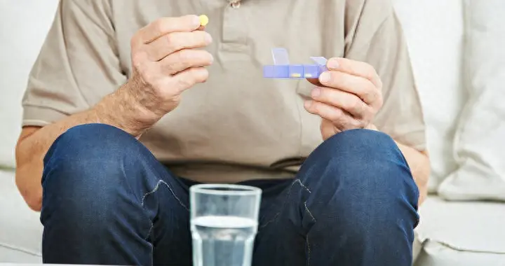 睡前服用他汀，降脂效果会更好？医生提醒：服用他汀，牢记这4点