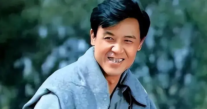 达式常：妻子已离世，在上海独自居住，女儿海外定居时常回国看望