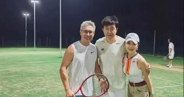 65岁付笛生现状：住北京四合院，妻子冻龄似少女，儿子是大网红
