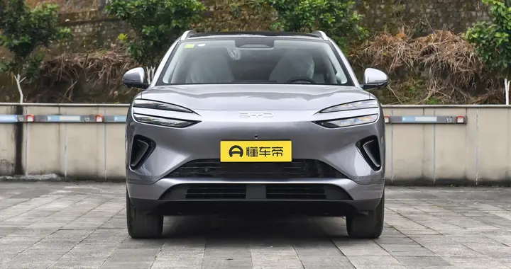 比亚迪海狮06EV来了，800V闪充+刀片电池，实力到底咋样？