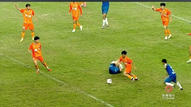 说三道四9002：金华球员在台州队禁区附