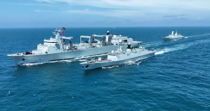 国产超大型补给舰疑曝光！恐达6万吨级，或拿下“世界第一”？