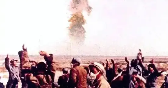 当年为何勒紧裤腰带也要造原子弹