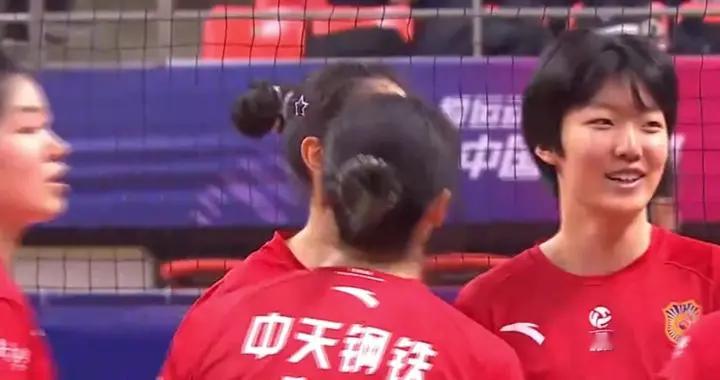 女排2场半决赛副攻双率排名山东第一 发拦沪津出彩 天津碾压江苏