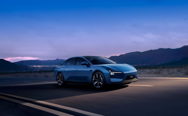 盛夏科技热潮和全新出行体验 小鹏MONA M03展车抵达全国百城门店