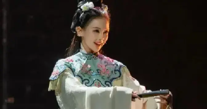 游本昌三代不同业：妻子从医，儿子记者，女儿编剧，俩孙女很意外