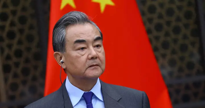 解放军演习延长23天，刘公岛炮声再响！王毅向全球发起一特殊邀请