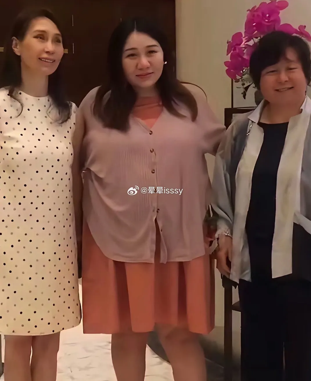 何超盈一年瘦100斤真的太猛了，光毅力就让人服气，说减掉一个人都不为过。