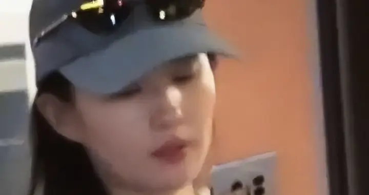 看了刘亦菲逛街生图，小腿粗壮、脸蛋圆润，才知珠圆玉润有多美
