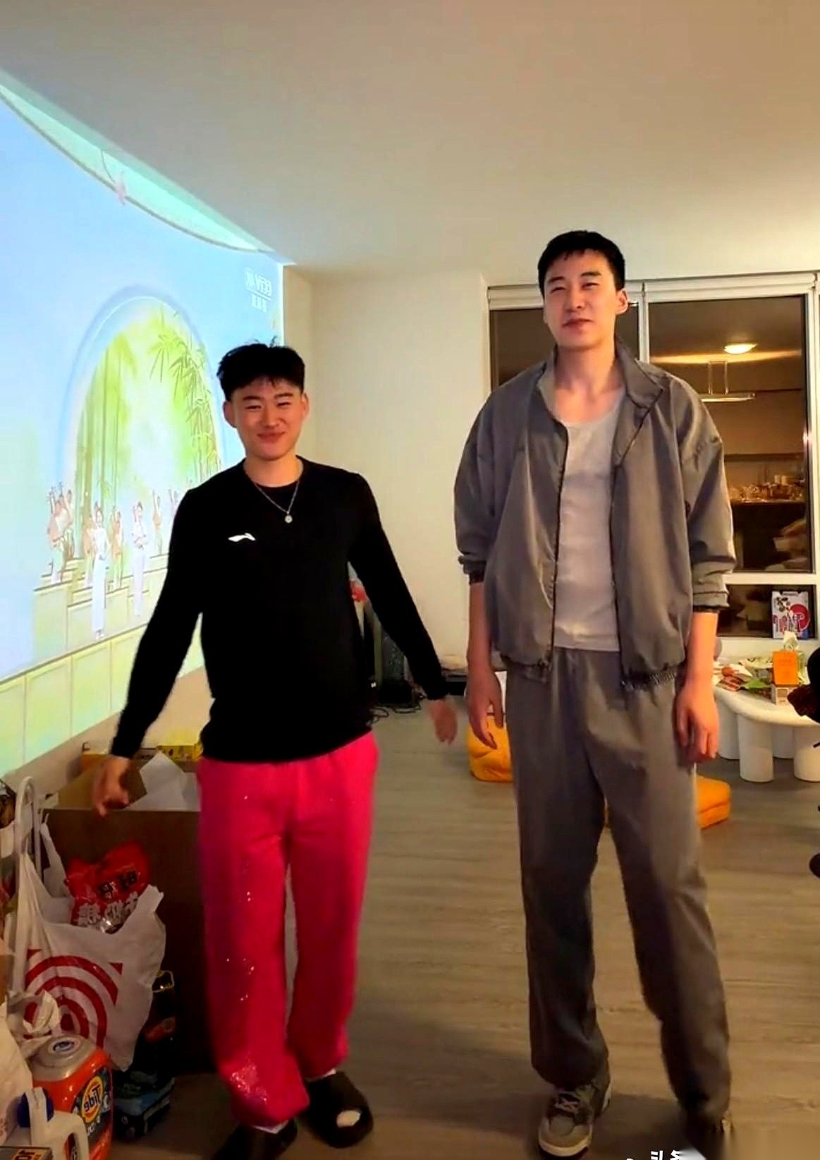中国男篮刚发了一份新名单，这回不看名气，只看未来。 CBA季后赛还在那...