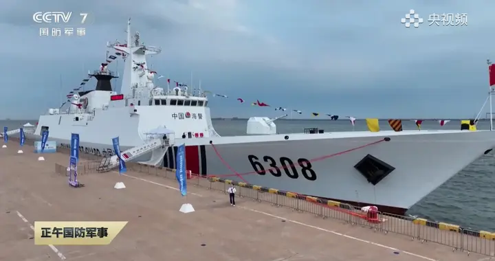 海警版054A首次开放！双加特林炮+76速射炮，火力不愧东亚最猛