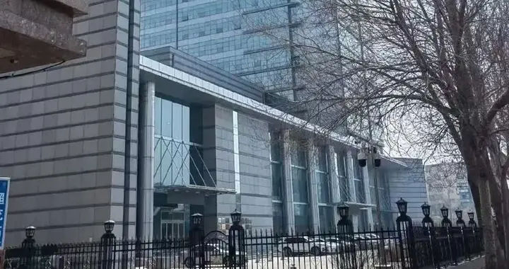 这家企业拥有现役正师级军事部门，主官兼任集团高管，比较特殊