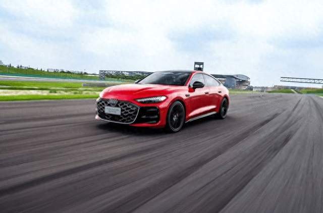 全新奥迪A5L Sportback上市：以智驾为支点 带领BBA角力国产新能源