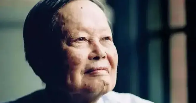 103岁杨振宁谈长寿秘诀：没遗传父辈的糖尿病，最重要的是这一点