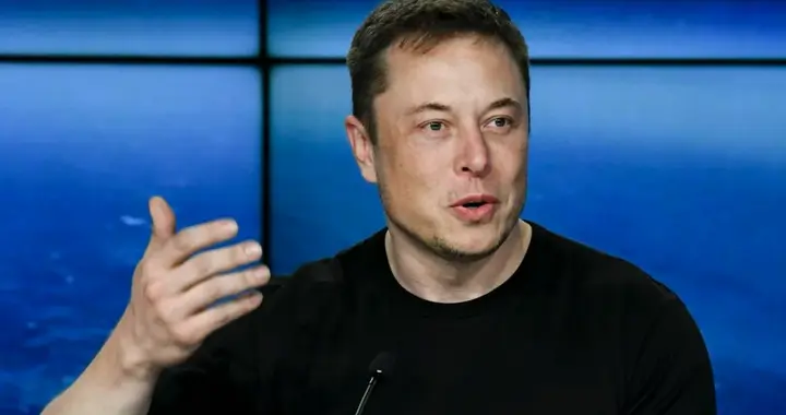马斯克最新观点：中国AI算力超过美国欧盟总和，美国想赢有一条路