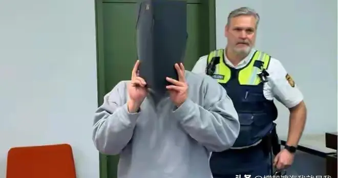 披着人皮的恶魔！哈工大毕业的精英竟把同胞当“死猪”
