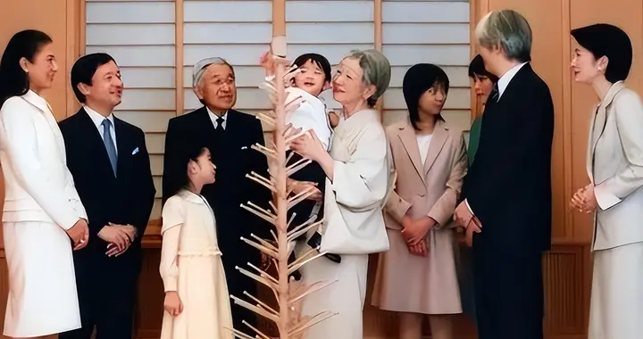 日本天皇家族到底有多乱？天皇的亲女儿，也不在继承名单上？