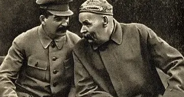 斯大林捧上天的高尔基，归国后为何活成“异乡人”？