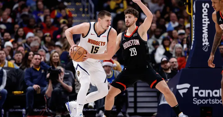 裁判抢戏，乌度卡做局，又一次纵容申京输掉比赛！