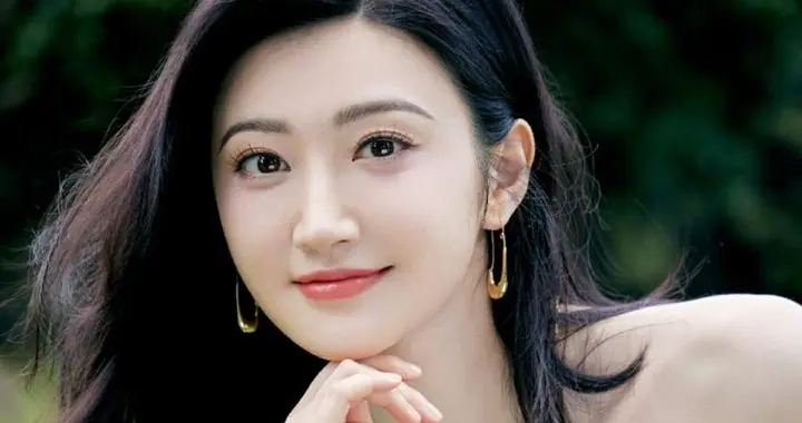 38岁景甜陷入风波 被指无诚信还贪财 美丽多金的她怒回应 真解气