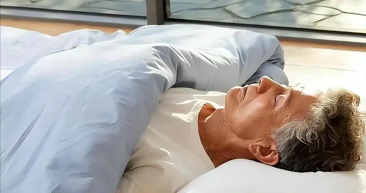 午睡可能影响寿命健康！医生提醒：过了50，午睡“三不要”得牢记