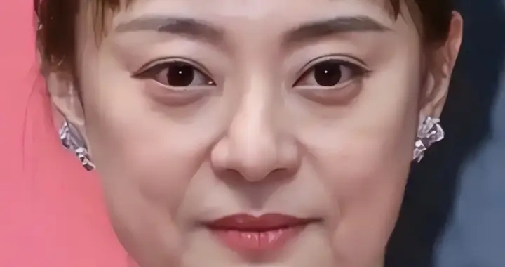 全家移民真相大白，43岁孙俪素面现身美国，12岁女儿狠狠为她争气