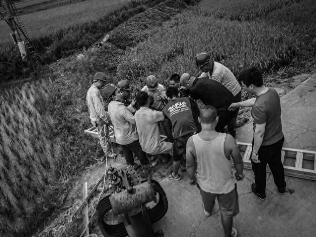 我妈说：扒河打堆也是件快乐的事