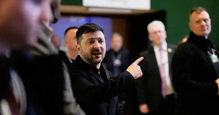 泽连斯基说能打到格陵兰，基辅当天黑了，俄军导弹飞得比话还快。