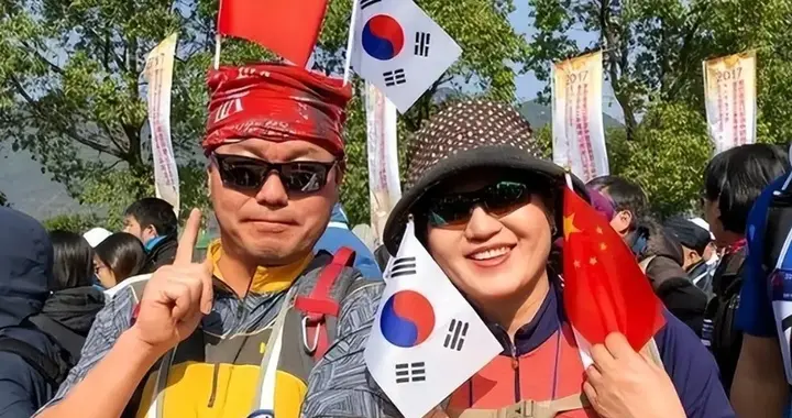 中国游客到韩国旅游，韩国人疑惑：为什么中国人是这样的？