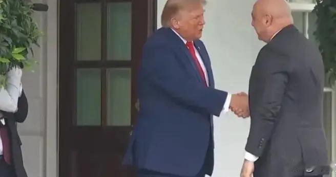 白宫解禁黎巴嫩直航，FAA审查还没做，美国人想去也走不了