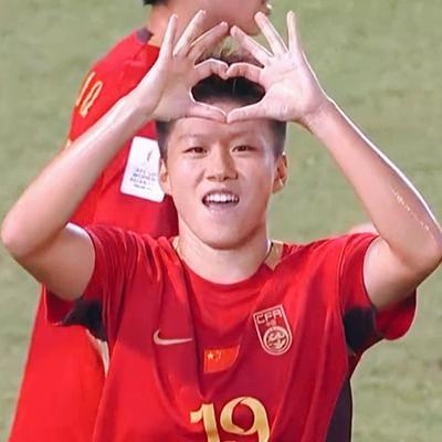 盘球龙：2-1晋级世青赛！ 余佳琪传射建