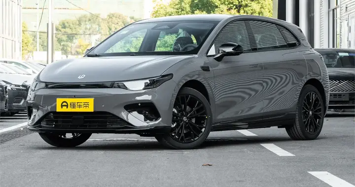 年轻人买车看过来！零跑Lafa5上市！产品力如何呢？