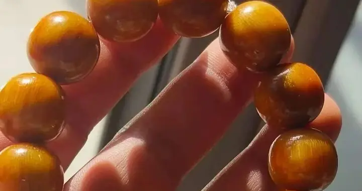 老犀角手串还有金色的？