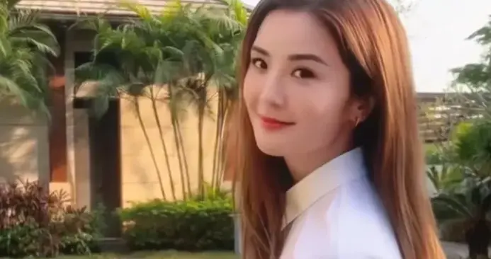 阿sa自曝遭遇霸凌，躲厕所吃饭，网友：可能看她长得可爱嫉妒她