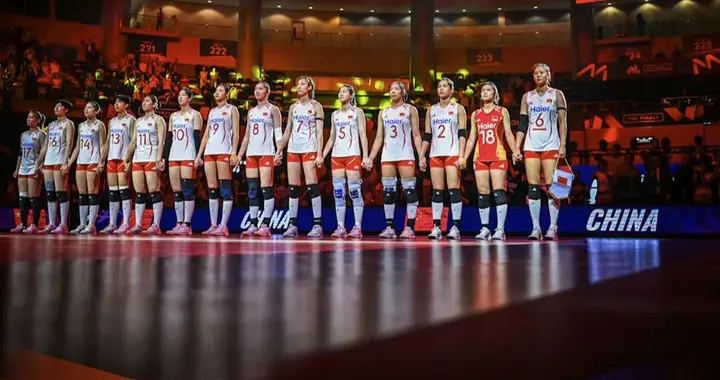 龚翔宇关键分把握得力，女排世联赛¼决赛中国3-2爆冷胜进美国四强
