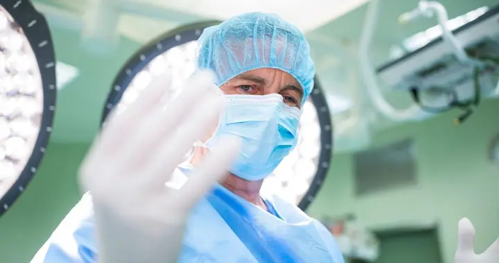 中美腰椎手术治疗方式的差异探讨