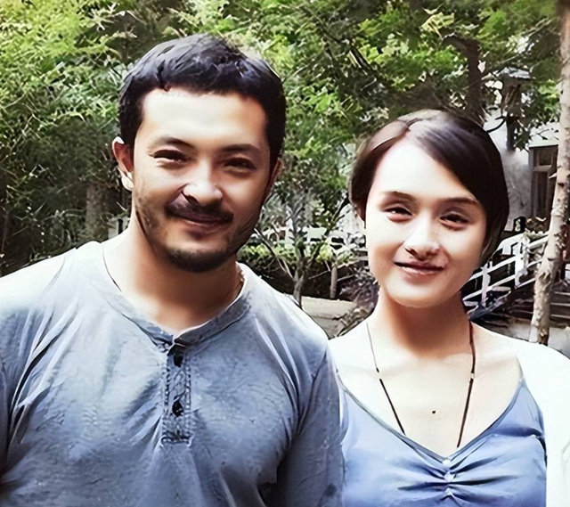 饶敏莉现状：和富大龙离婚，12年婚姻败给现实，今在国防大学任教