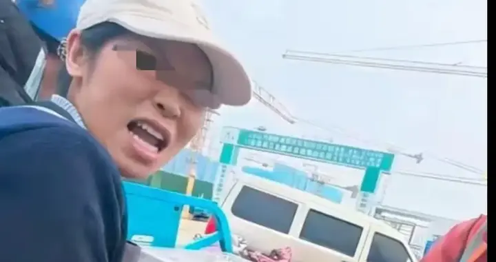 济南“倒饭姐”后续：蛮横抢地盘终惹众怒，不敢再出工地摆摊