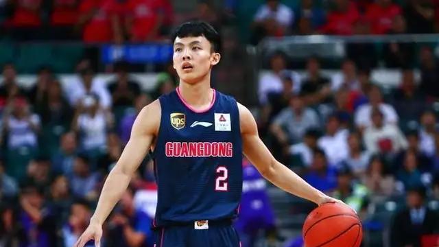 老杨侃八卦体育：这个赛季看到了广东即将进