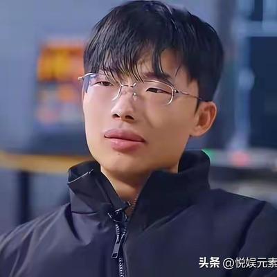 悦娱元素：真的很喜欢郭有才老师，能歌善舞