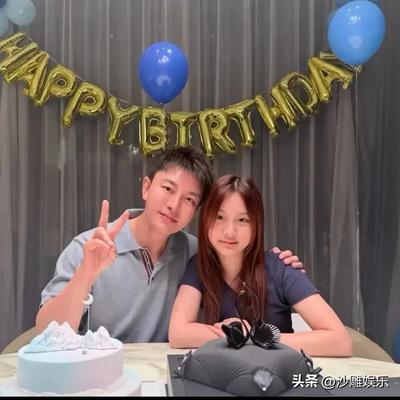 沙雕娱乐：贾乃亮和女儿一起过生日！  4