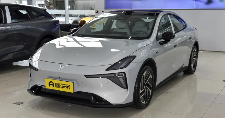 磁悬浮底盘+5.9秒破百，深蓝L06凭啥火